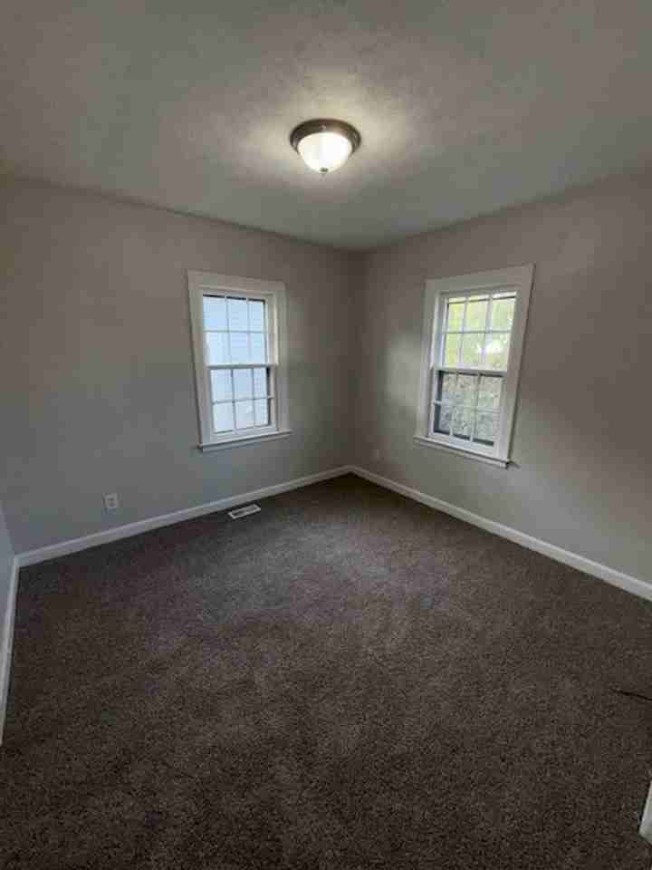 928 Negley Avenue - Photo 6 of 7