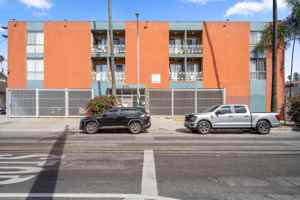 featured image of 935 S Mariposa Ave