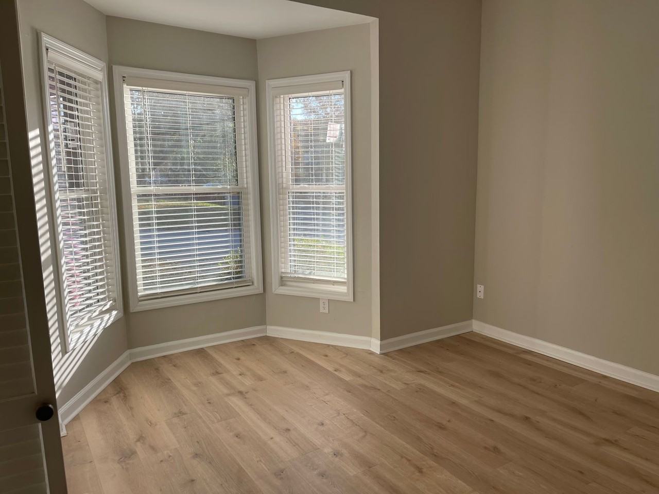 1025 Hammack Ct - Photo 4 of 20