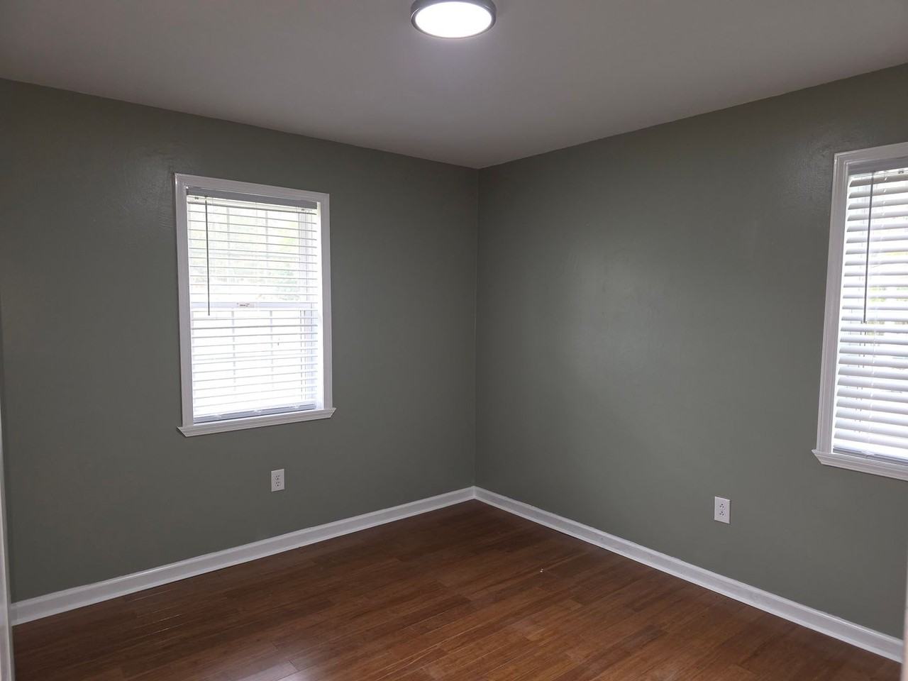 505 Eastwood Cir - Photo 5 of 10