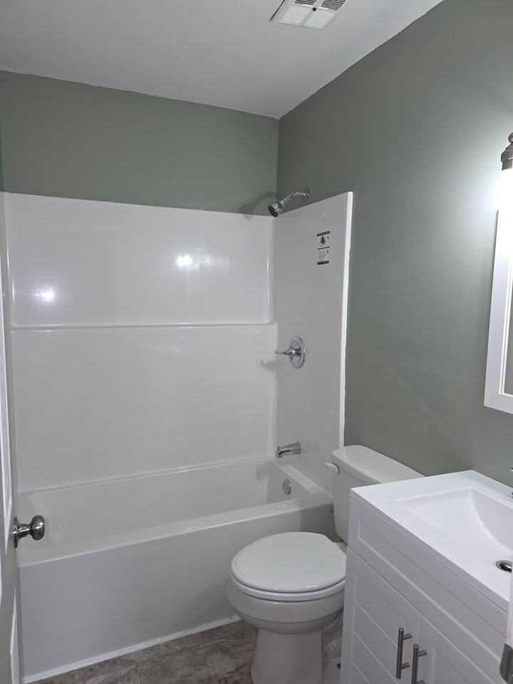 505 Eastwood Cir - Photo 6 of 10