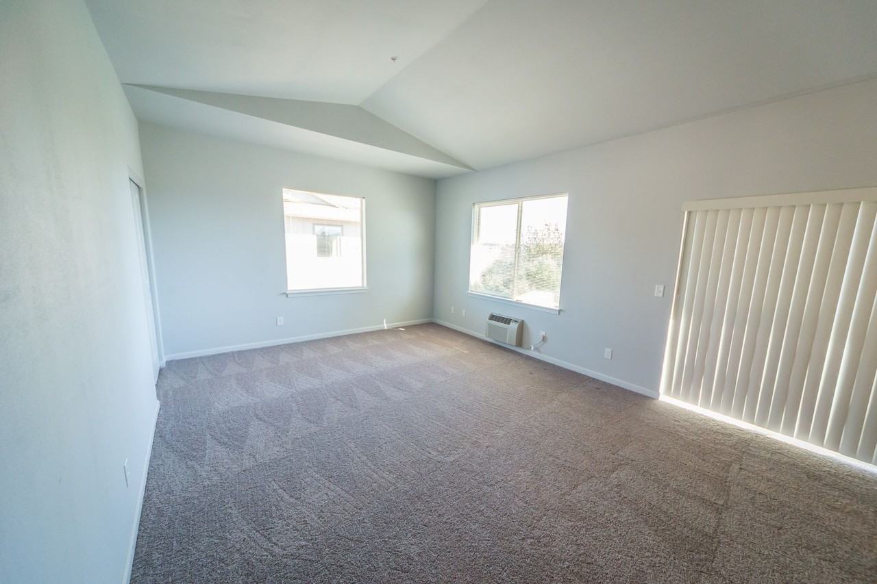 The Best of Both Worlds: Nature at your Doorstep, City at your Fingertips! - Photo 3 of 13