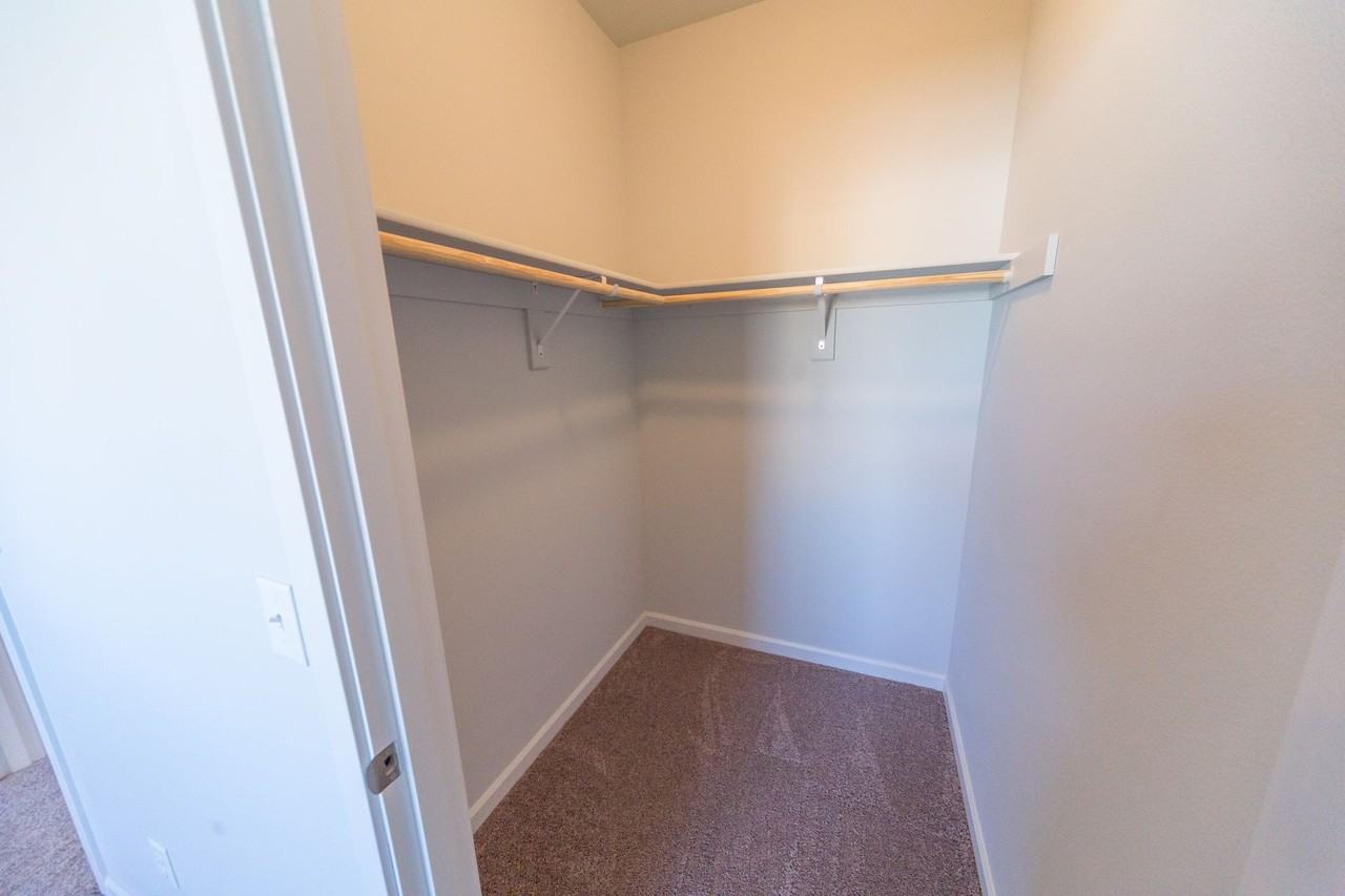 The Best of Both Worlds: Nature at your Doorstep, City at your Fingertips! - Photo 5 of 13