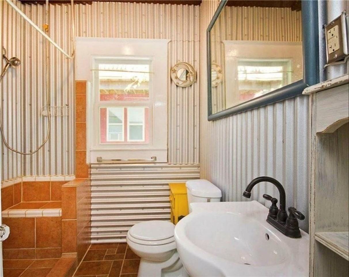 514 E 38th St - Photo 4 of 8