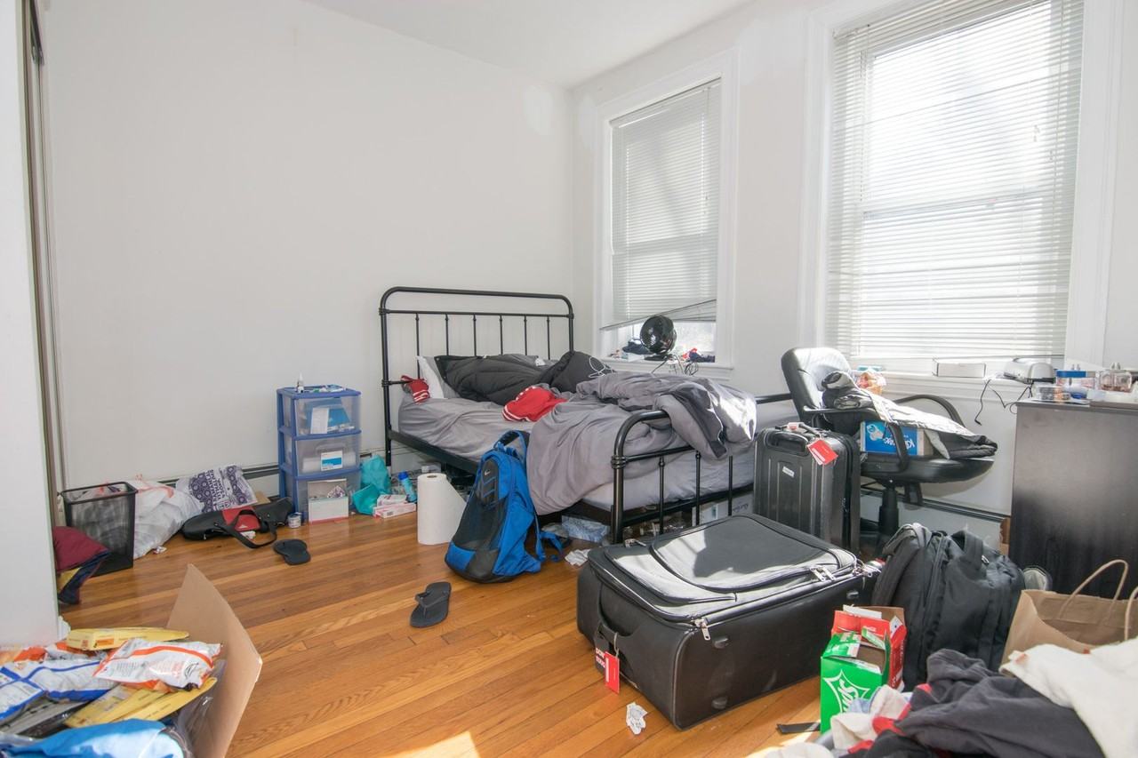 61 Thacher St - Photo 6 of 7