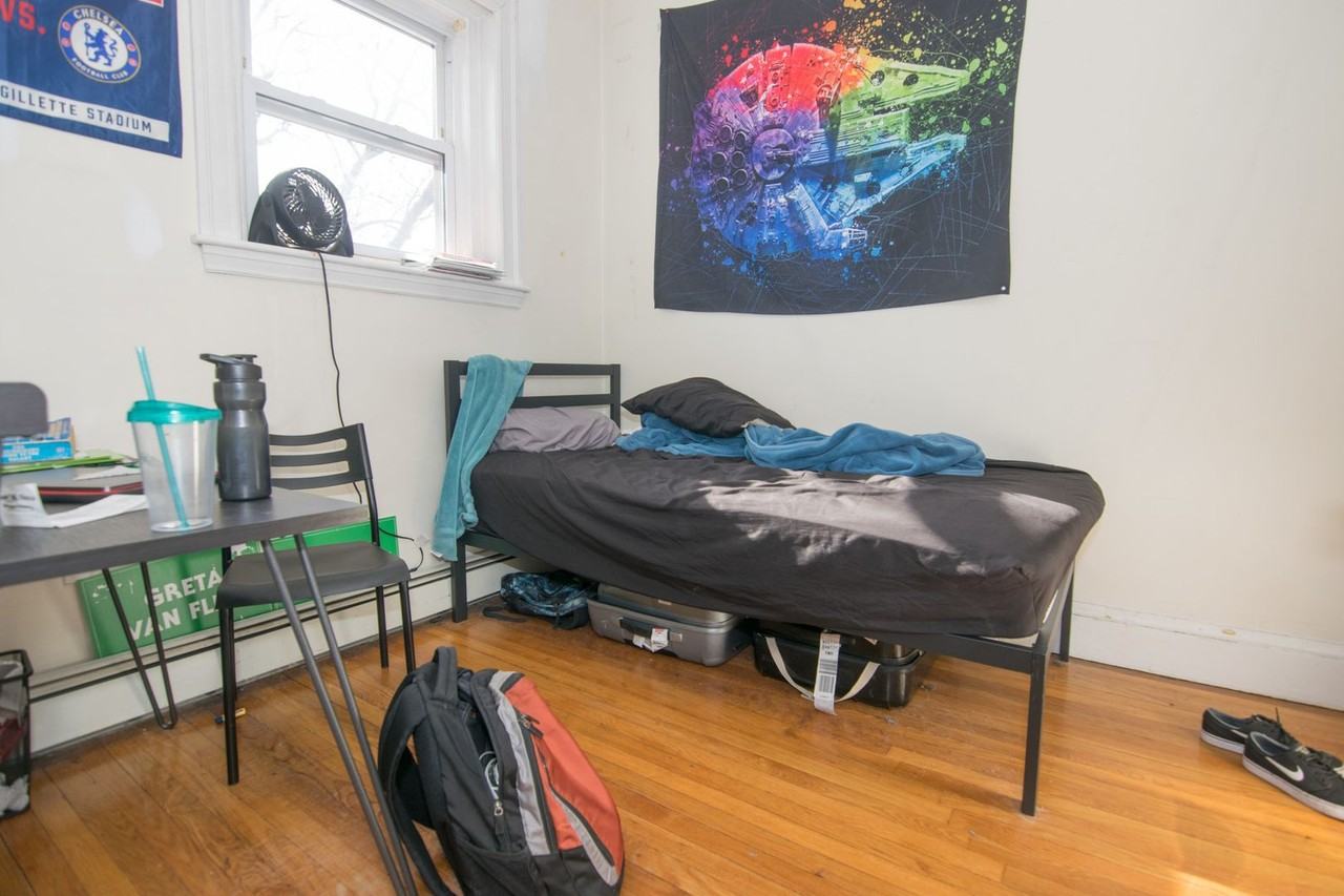 61 Thacher St - Photo 7 of 7