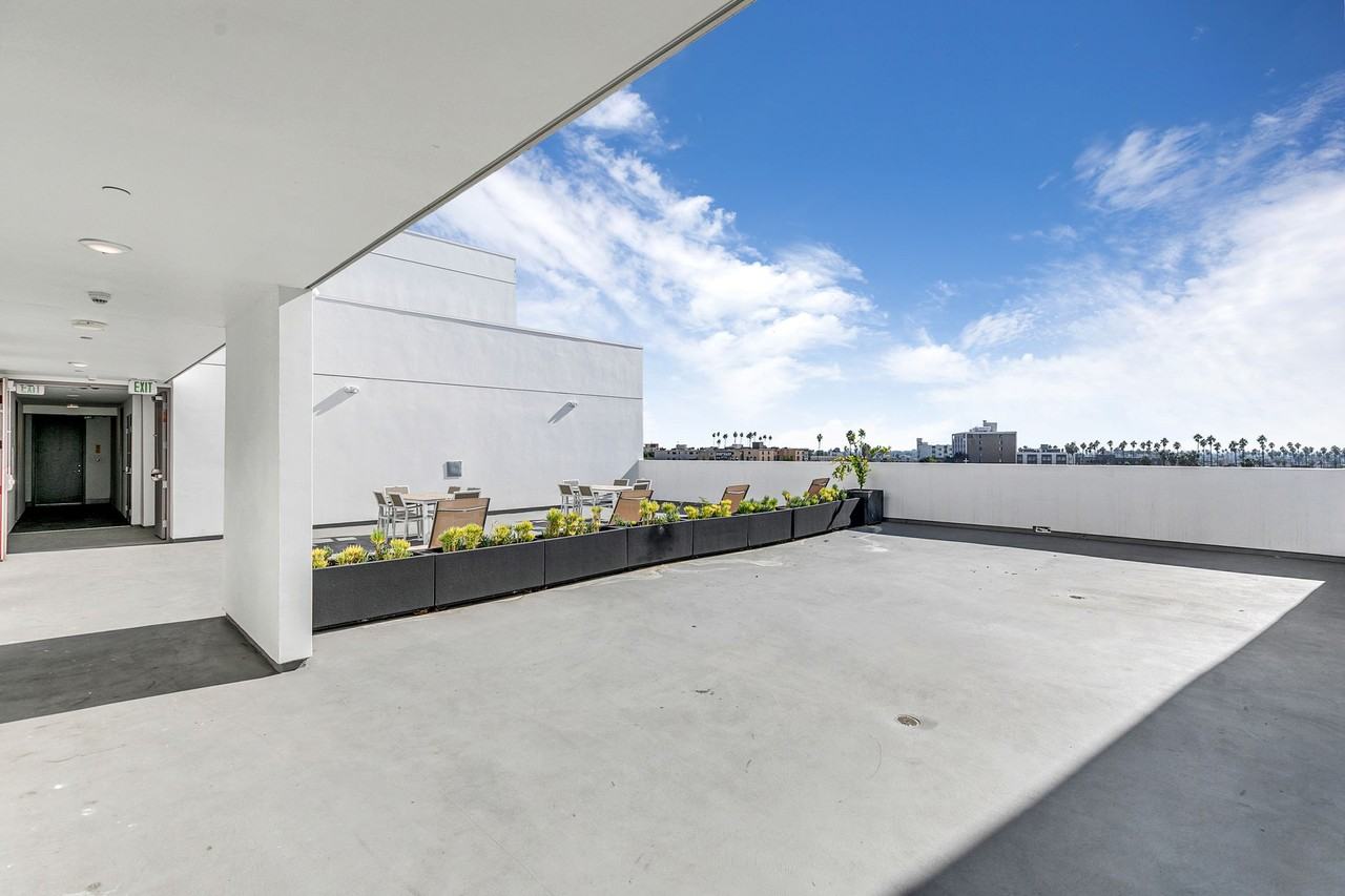 825 Coronado-Building - Photo 7 of 50