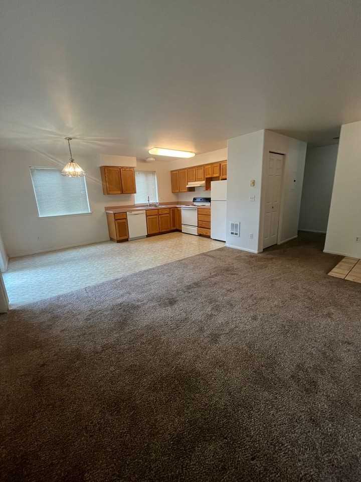 1675 Ono Avenue - Photo 2 of 11