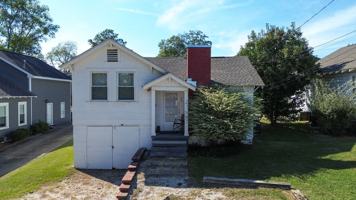 featured image of 225 Cook St