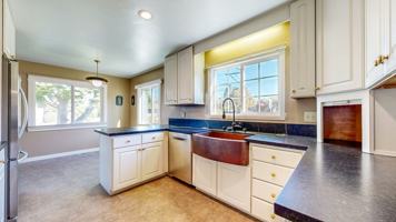 featured image of 1827 Creekside Road