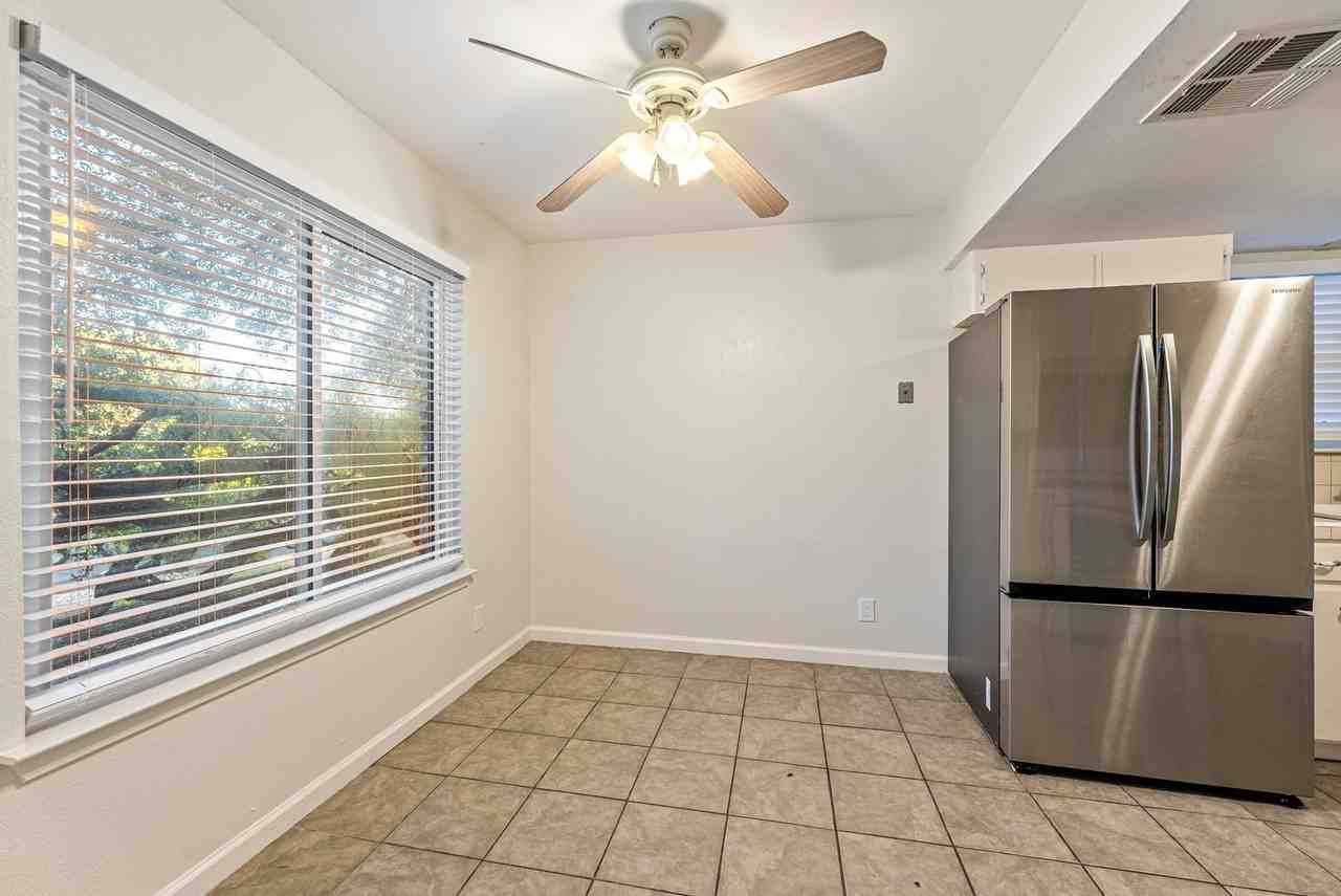 1105 Hermitage Dr - Photo 7 of 23