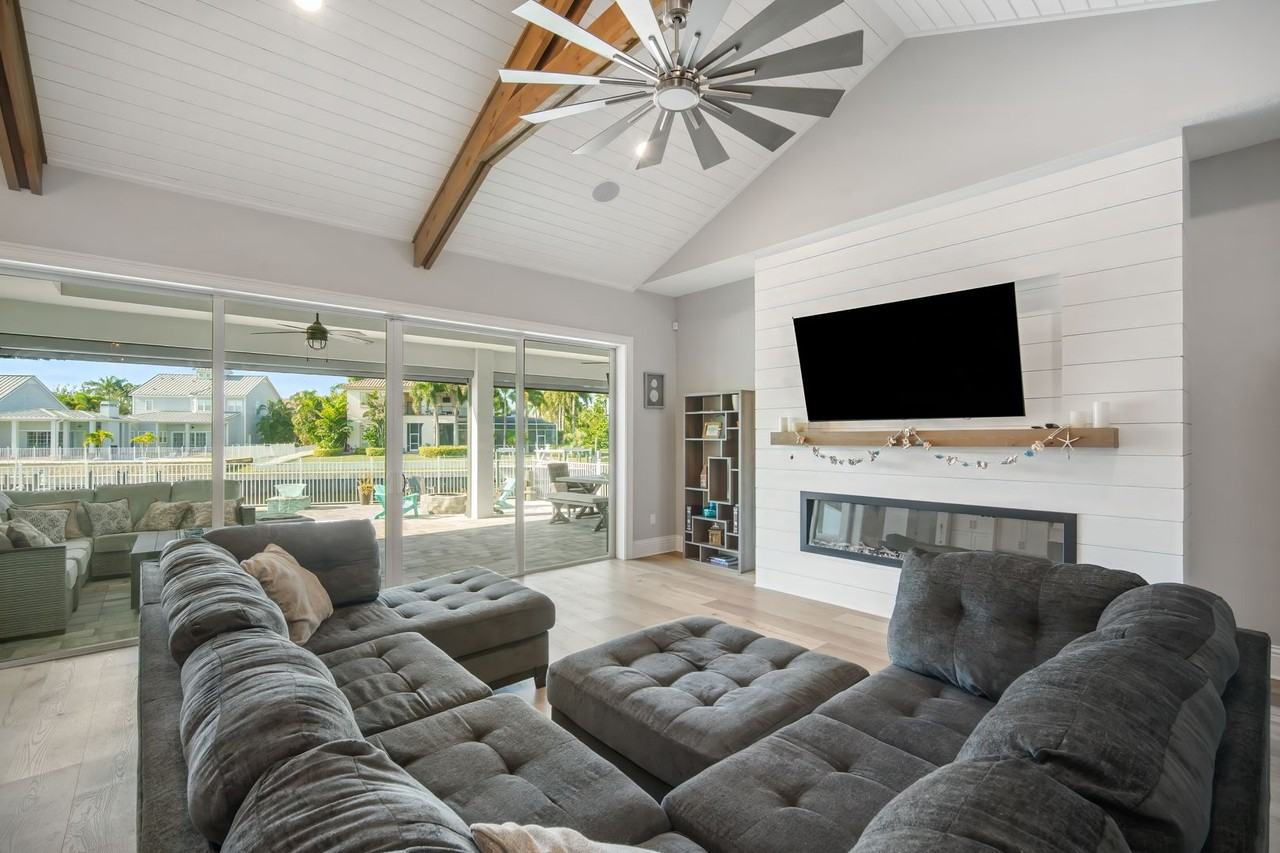 718 Pinckney Dr - Photo 6 of 42