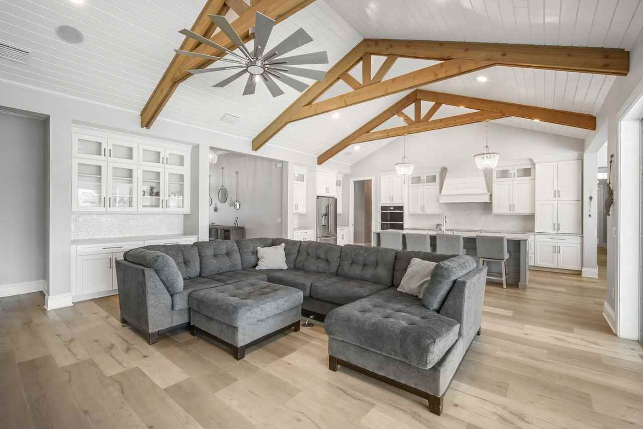 718 Pinckney Dr - Photo 7 of 42