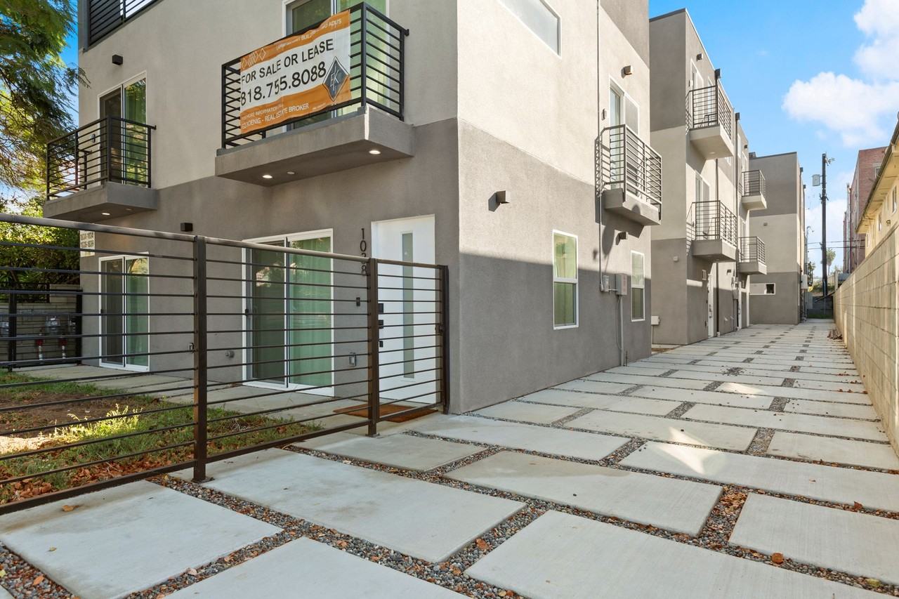 1034 N Oxford - Photo 4 of 48