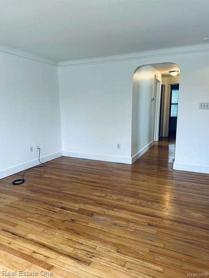 122 W Houstonia Ave #B - Photo 6 of 16