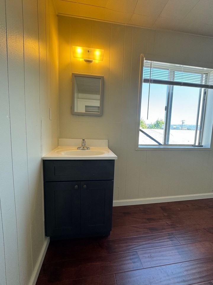 1715 Park St #6 - Photo 5 of 6