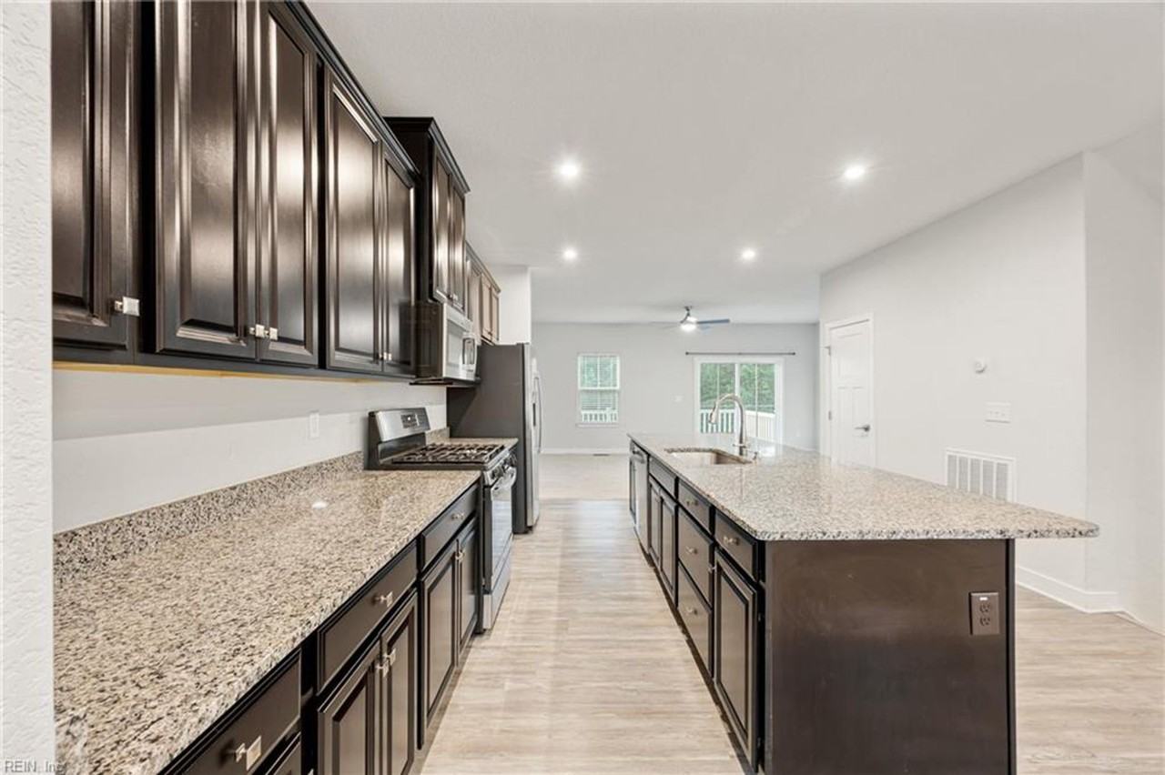 900 Gabion Way - Photo 3 of 37