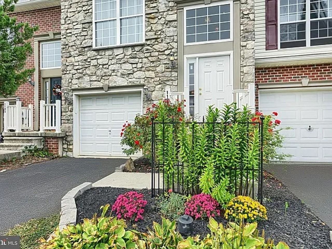 1193 Ledge Dr - Photo 4 of 39