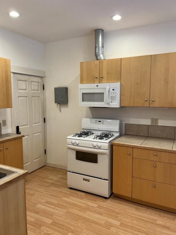 5605 Corson Ave S - Photo 6 of 15