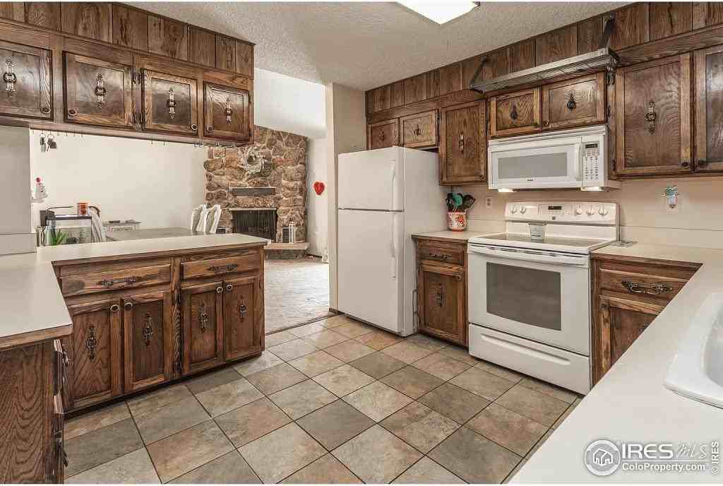 701 43rd Ave - Photo 3 of 10