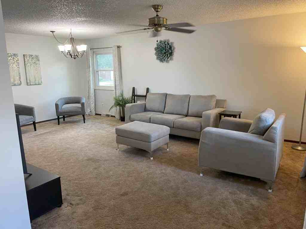701 43rd Ave - Photo 6 of 10