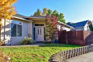 featured image of 2914 Farmington Ave