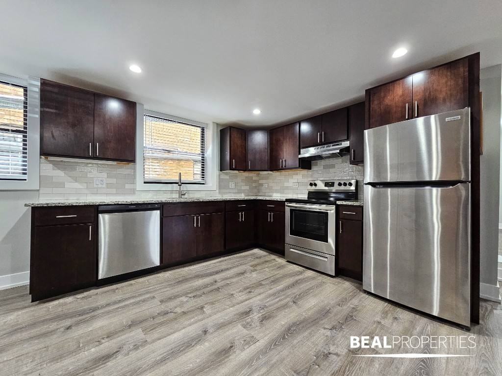 914 Crain Street - Photo 2 of 9