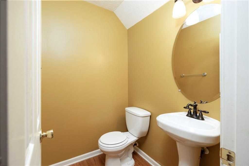 663 Lakes Cir - Photo 7 of 19