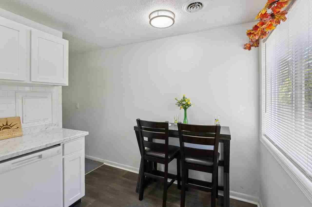 Horizons Apartments - Photo 7 of 20