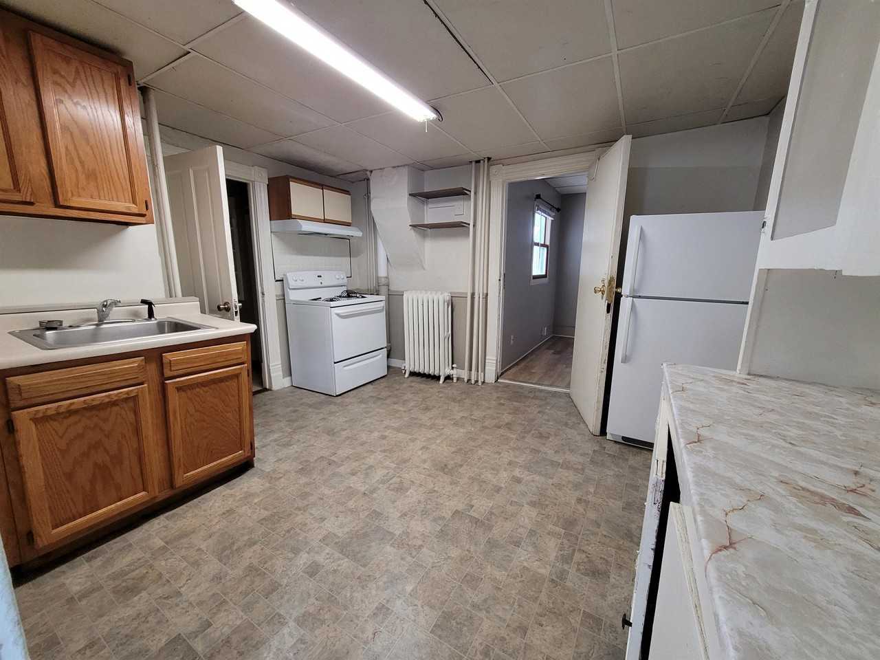 610 1/2 9th Ave E - Photo 5 of 7