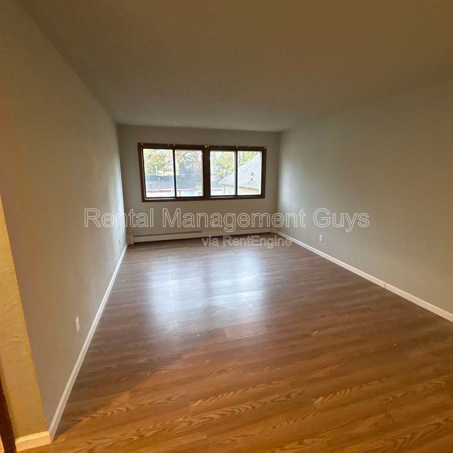 3643 Penn Ave N #4 - Photo 5 of 14