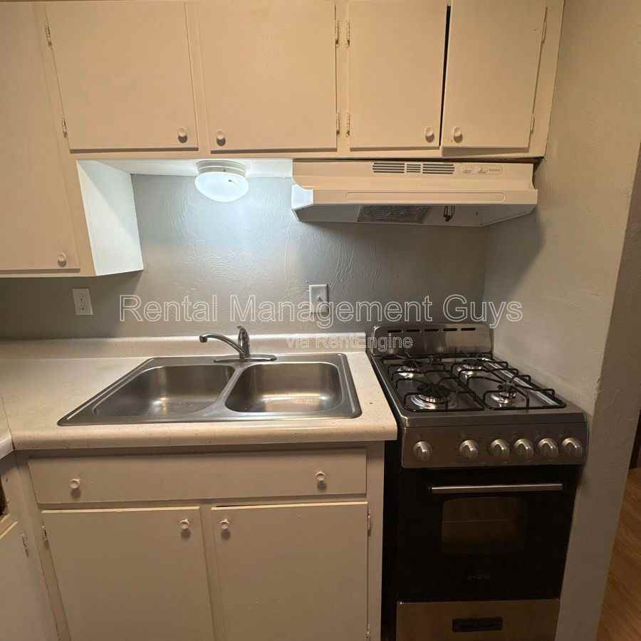 3643 Penn Ave N #4 - Photo 7 of 14