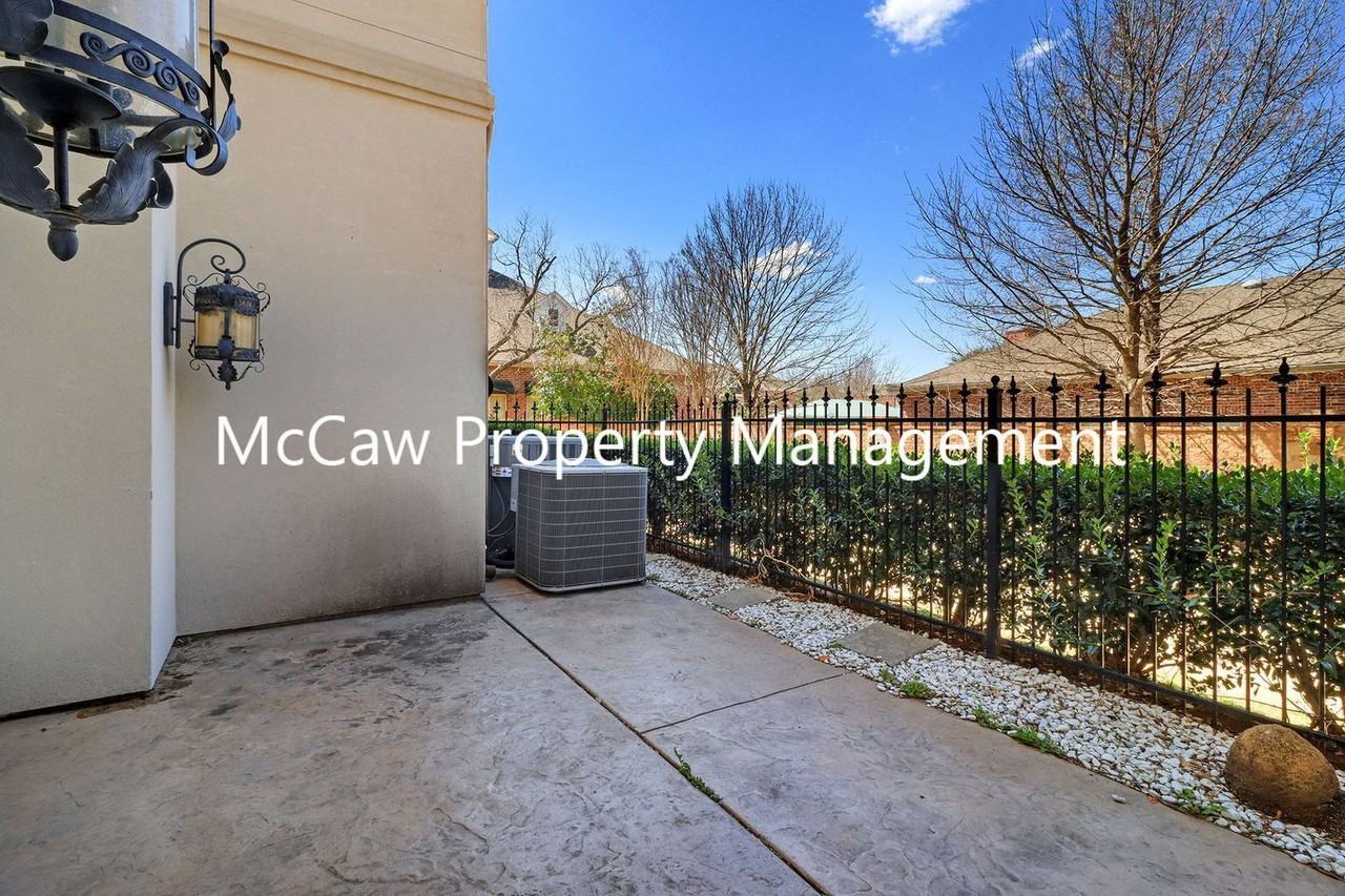 1542 Pecan Crossing Dr - Photo 2 of 22