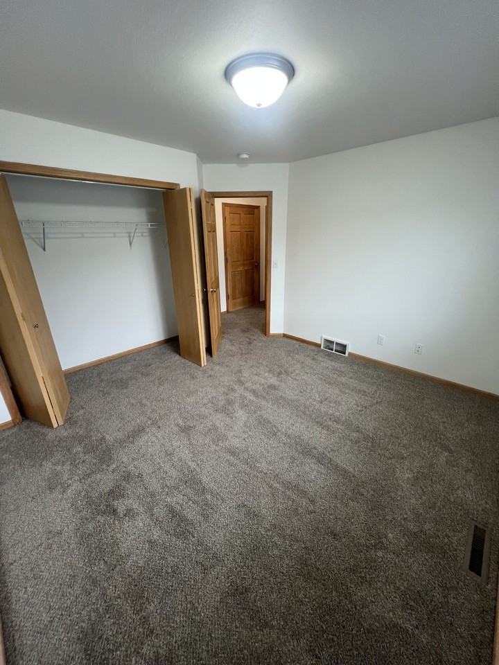 4281 Estate Dr S #1 - Photo 4 of 20