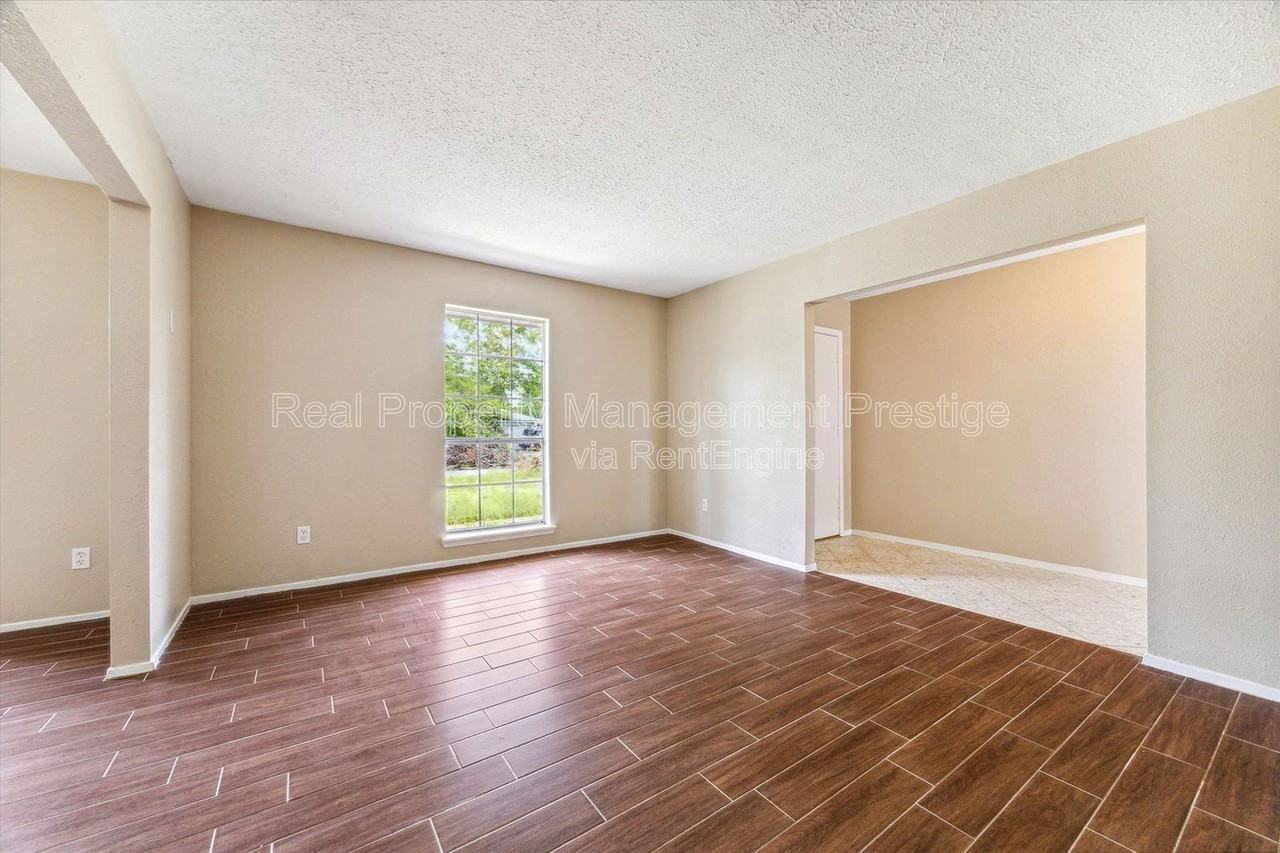 503 Mary Ann Drive - Photo 3 of 21