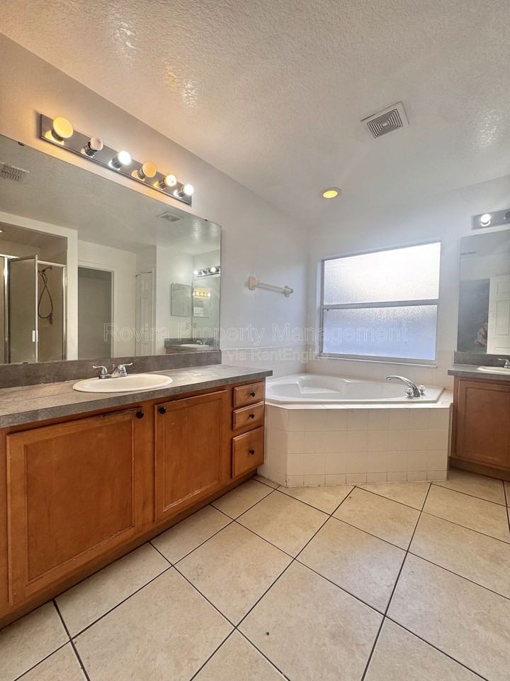 127 Appian Way - Photo 7 of 10