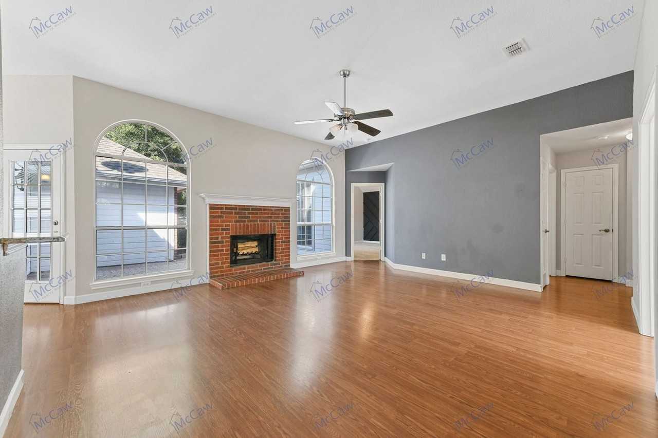 8041 Flagstone St - Photo 6 of 29