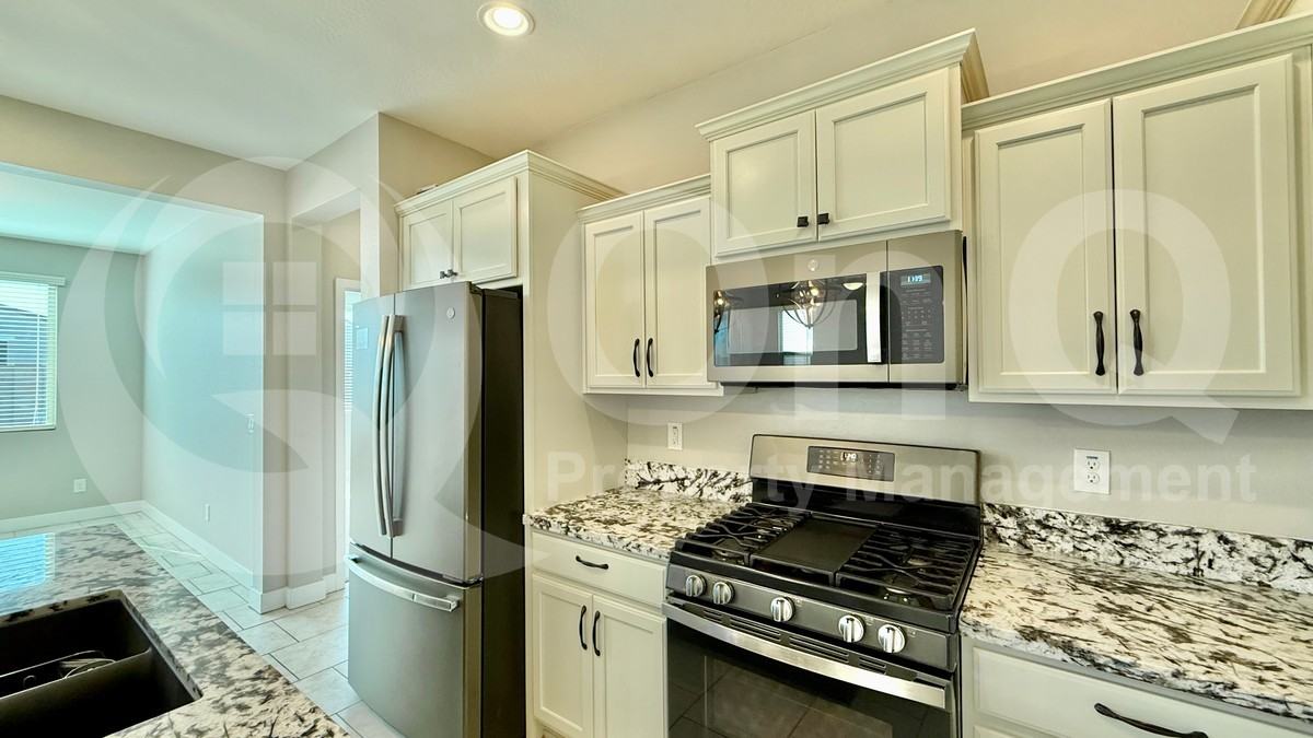 17875 W Sandalwood Dr - Photo 5 of 21