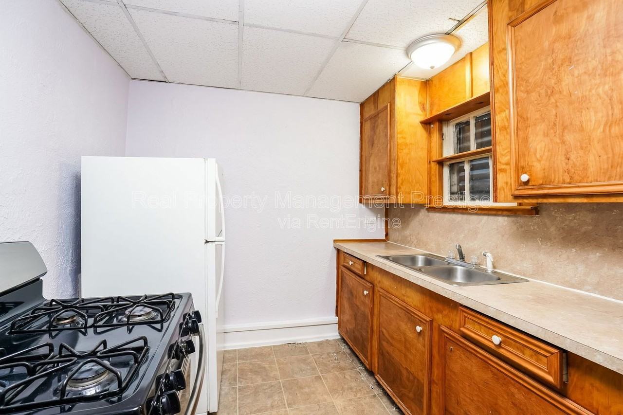 117 6th Avenue North #2 - Photo 6 of 10