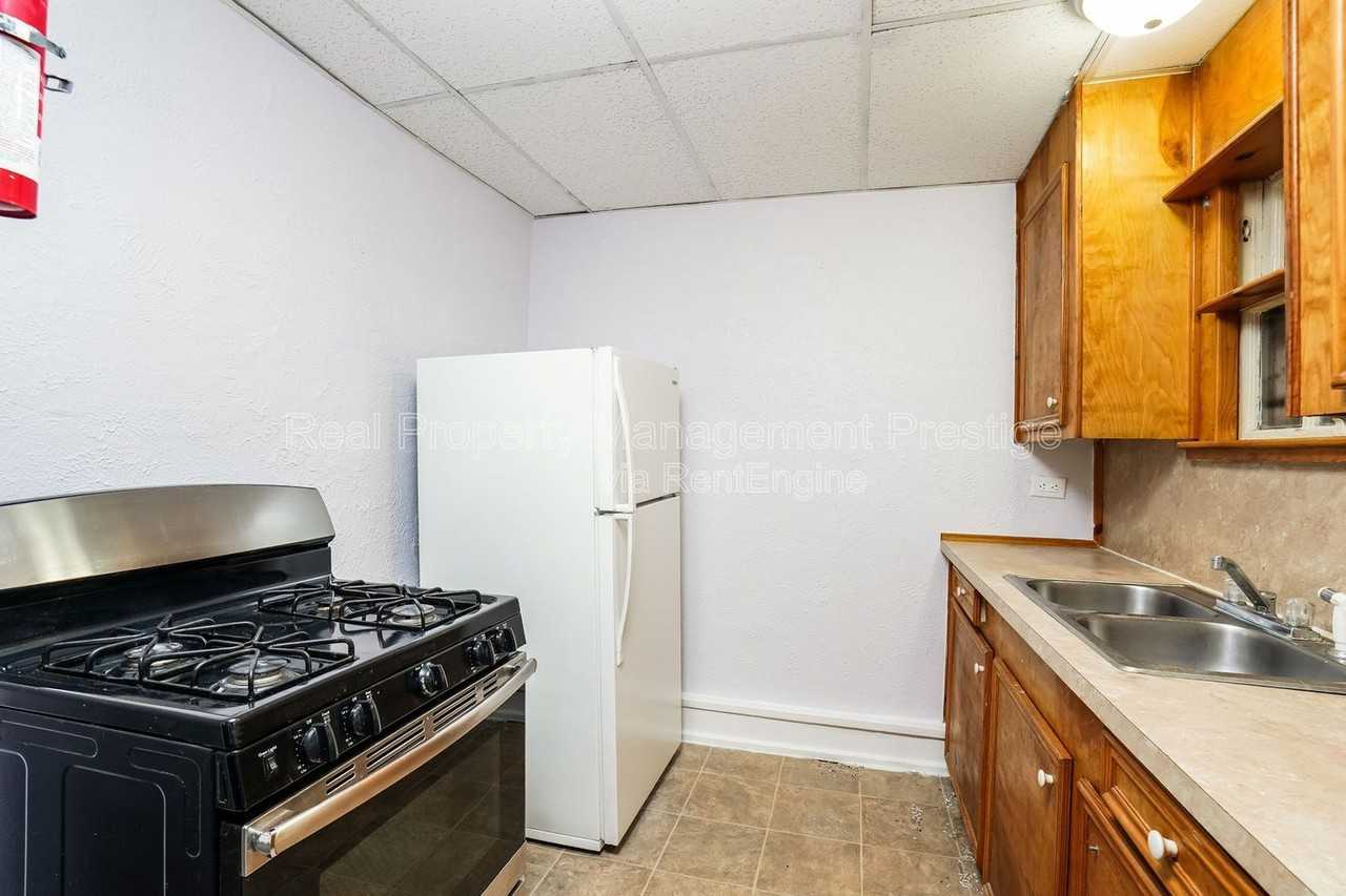 117 6th Avenue North #2 - Photo 7 of 10