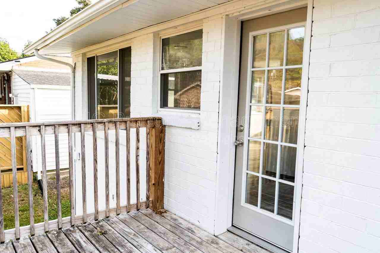 3311 Canary Ave #A - Photo 5 of 18