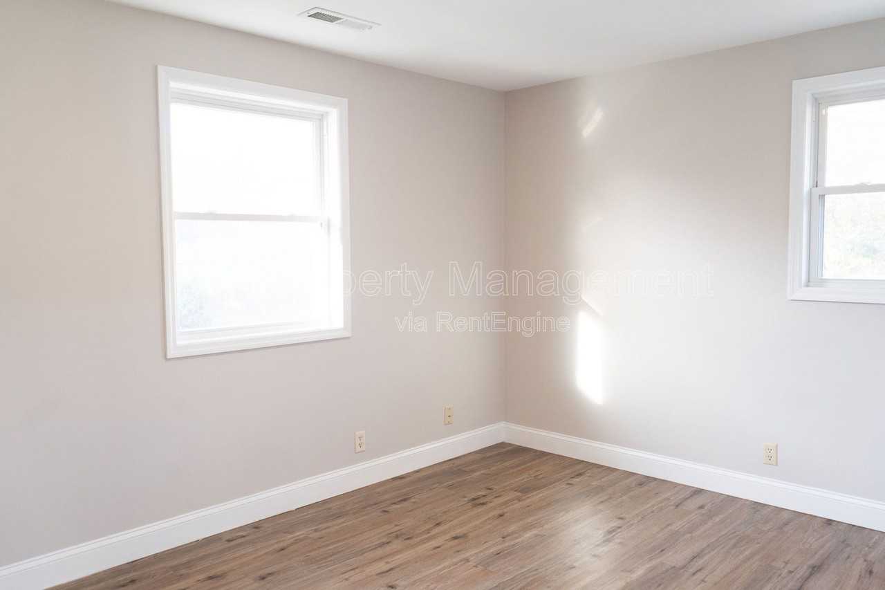 3311 Canary Ave #A - Photo 7 of 18