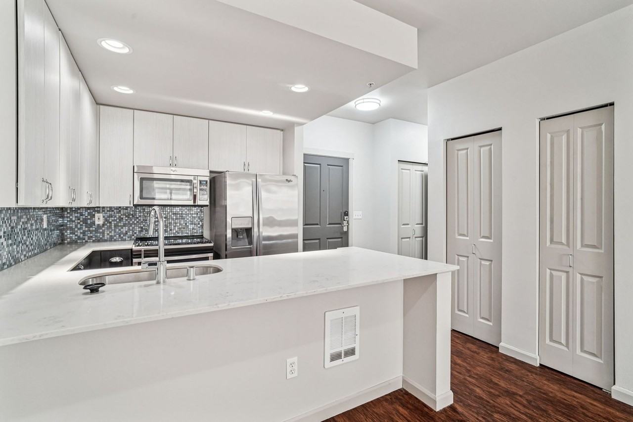 Borgata Apartments - Photo 5 of 21