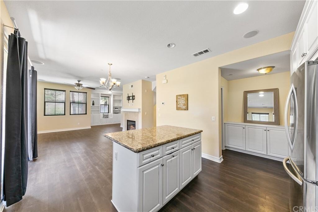 1863 Hazel Ct #1 - Photo 4 of 37