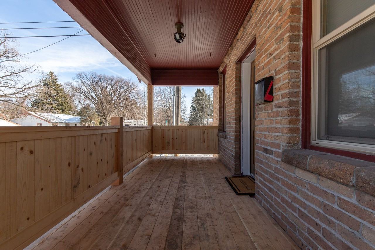 Hayes House - Photo 3 of 39