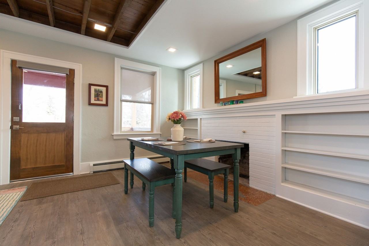 Hayes House - Photo 6 of 39