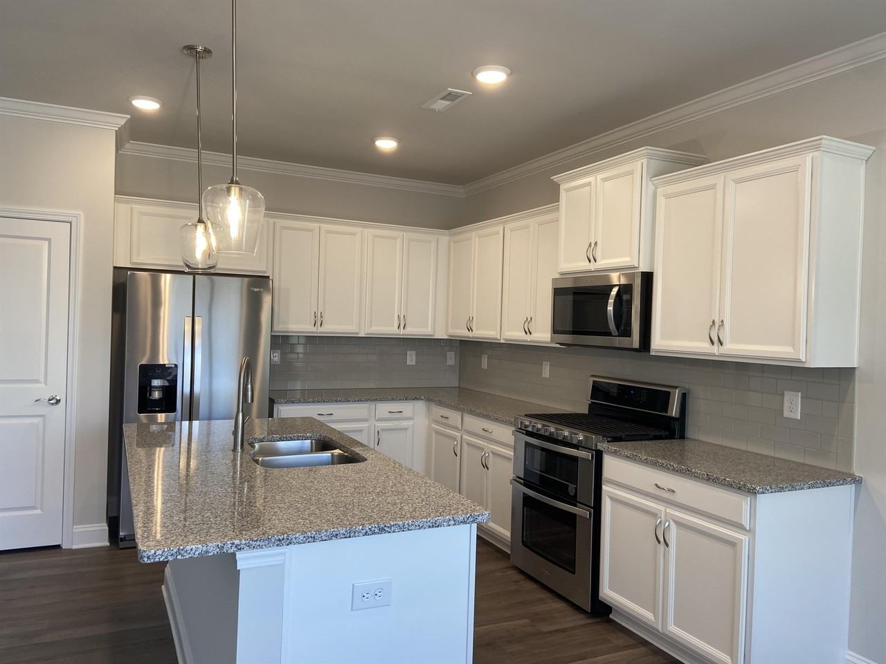 4909 Helmsworth Dr #14985854 - Photo 3 of 13