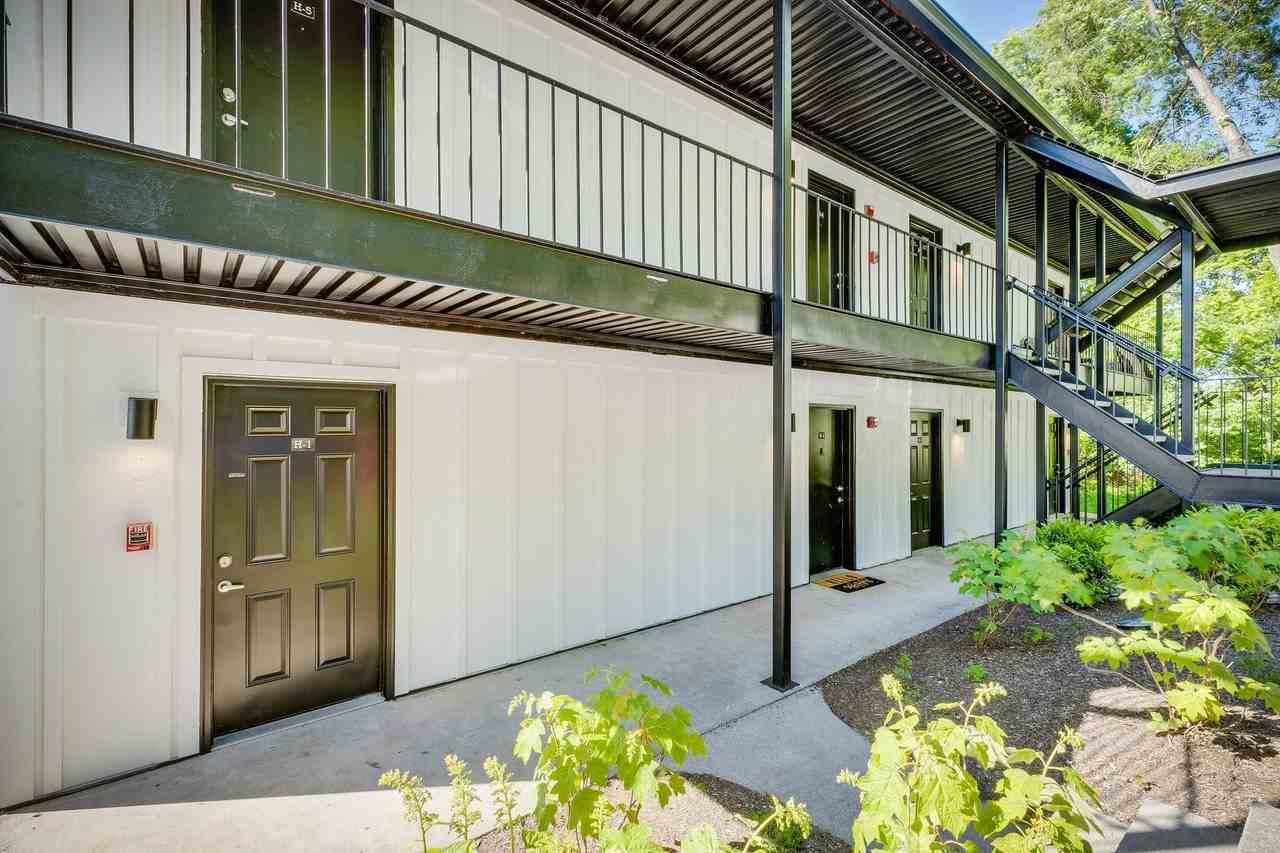 612 South Studios - Photo 3 of 19