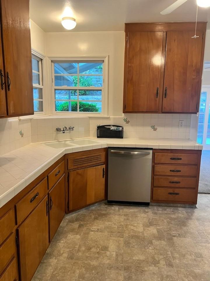 3154 Jolley Drive - Photo 5 of 20