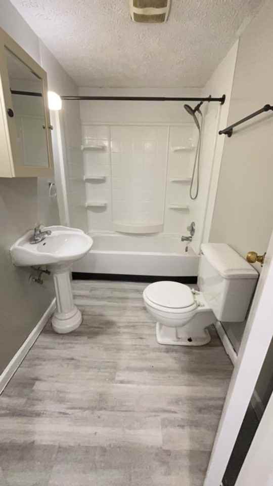 2010 S Rosemont Ave - Photo 3 of 5